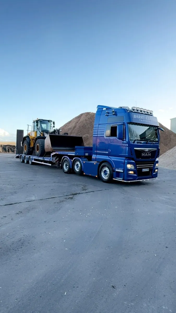 Low loader haulage transport - Image 1