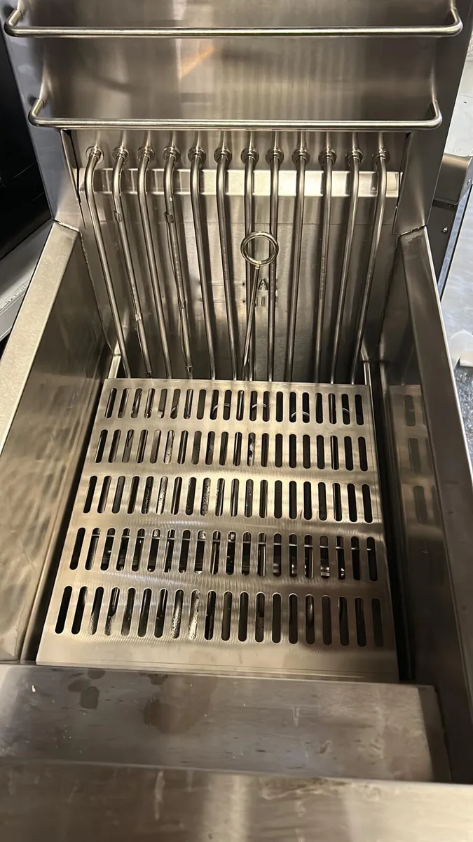 Sale new electric high output fryers in-stock - Image 4