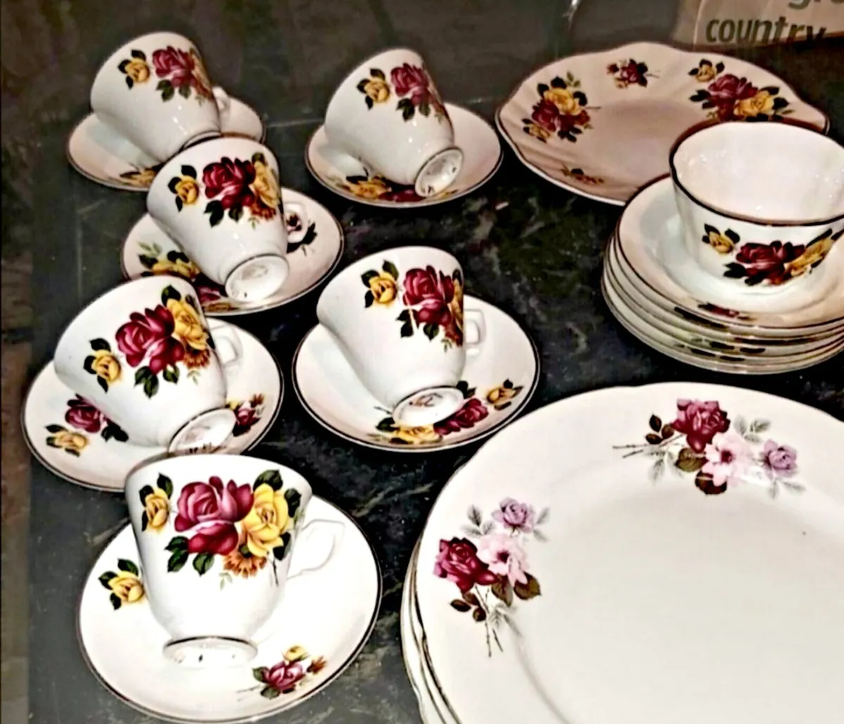 Royal Stewart tea set - Image 1