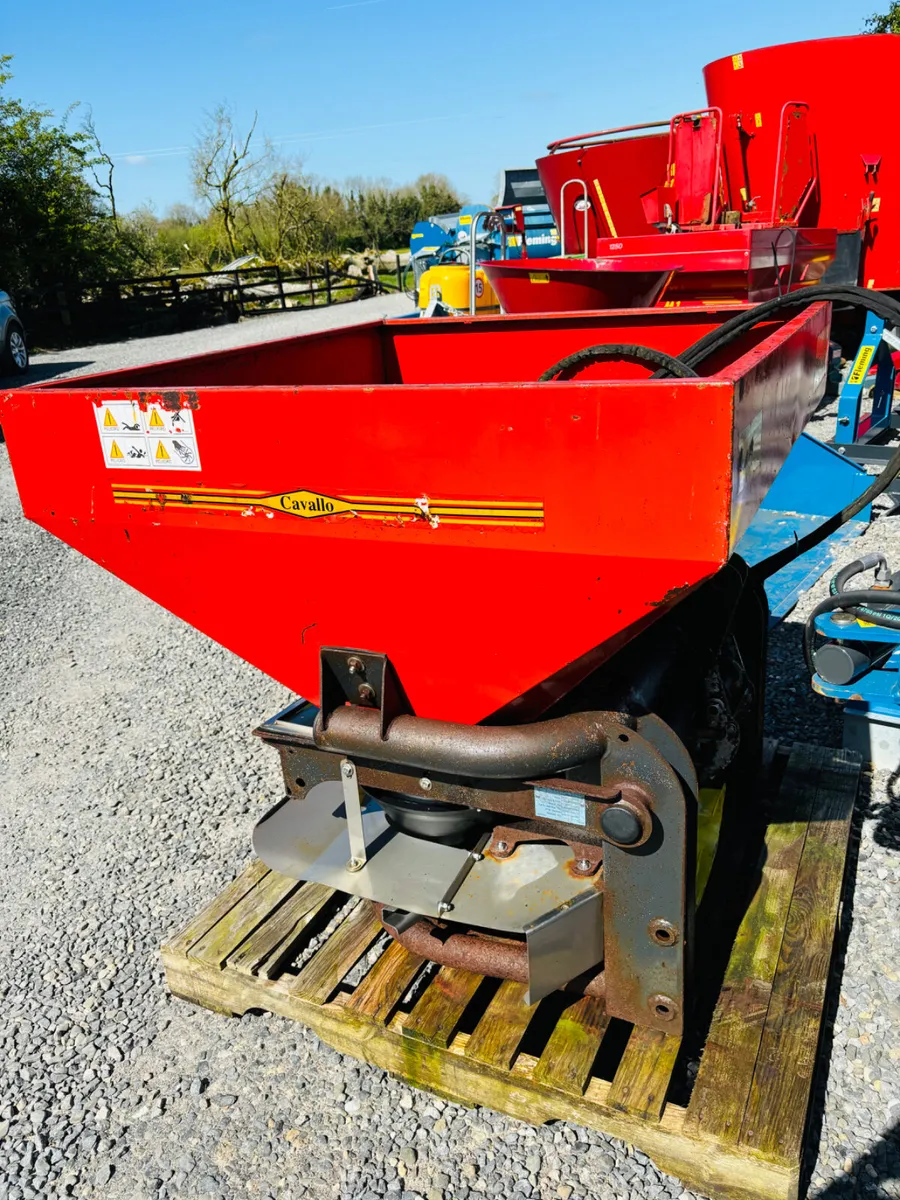 Cavallo fertiliser spreader - Image 3