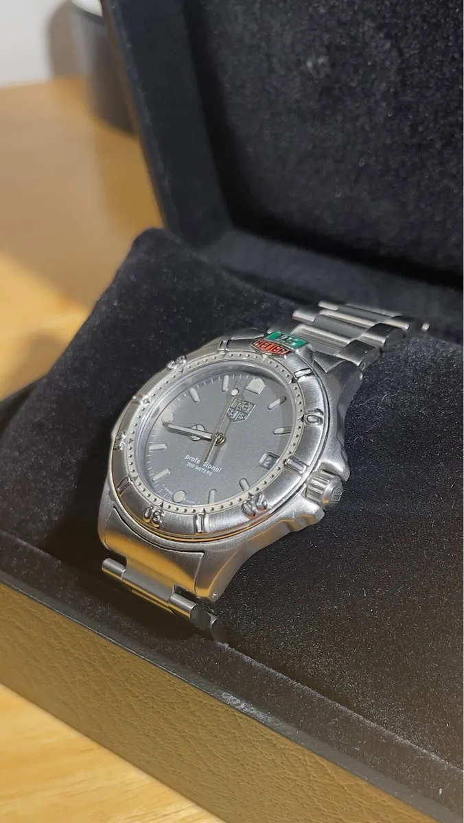 Watch stolen - Tag Heuer Pro 4000 series - Image 3