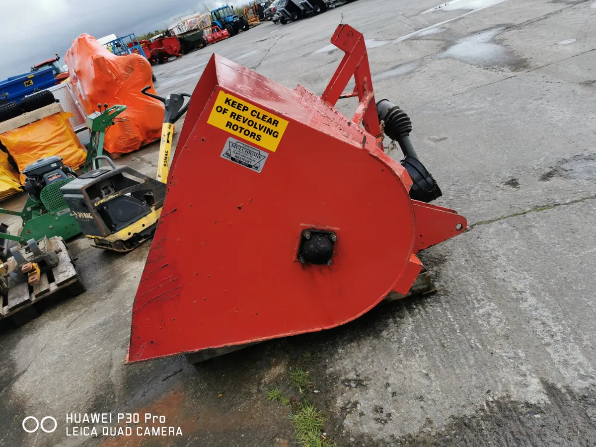 Rear mounted spreader - Image 4