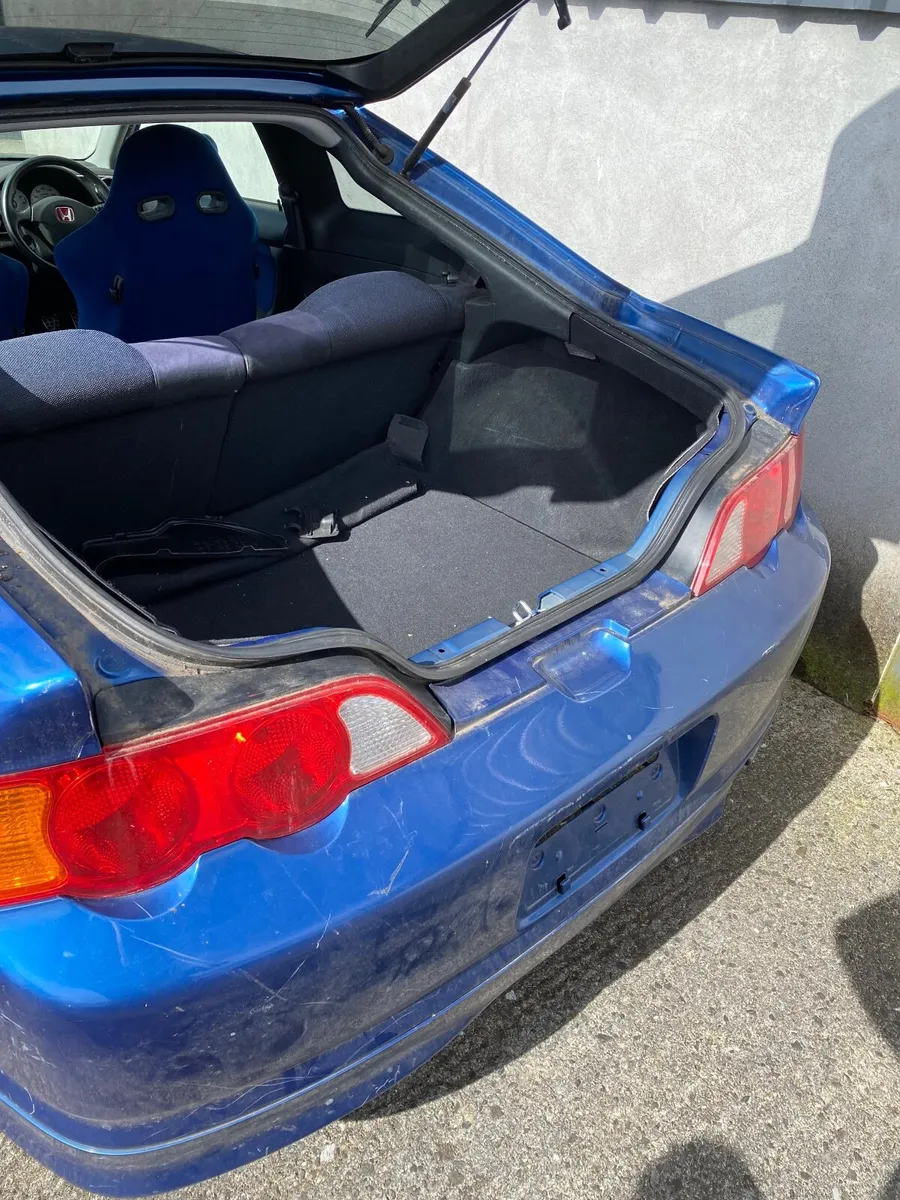 Breaking Honda integra type r dc5 - Image 4