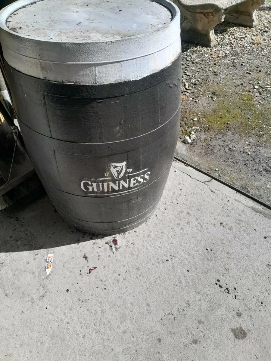 Old whisky barrels - Image 1