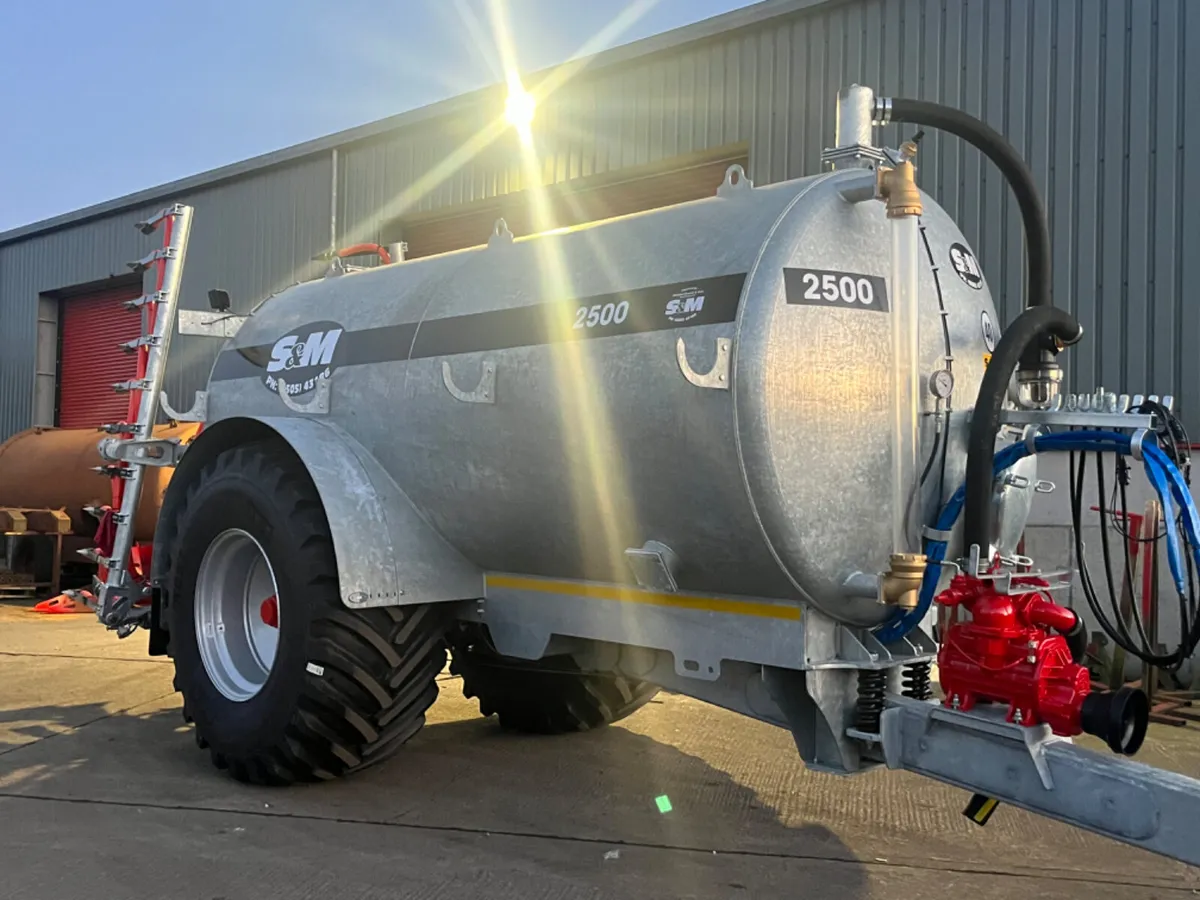 new 2500r S&M tank - Image 3