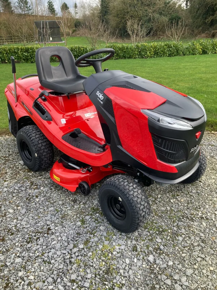 Solo ride on lawnmower - Image 1