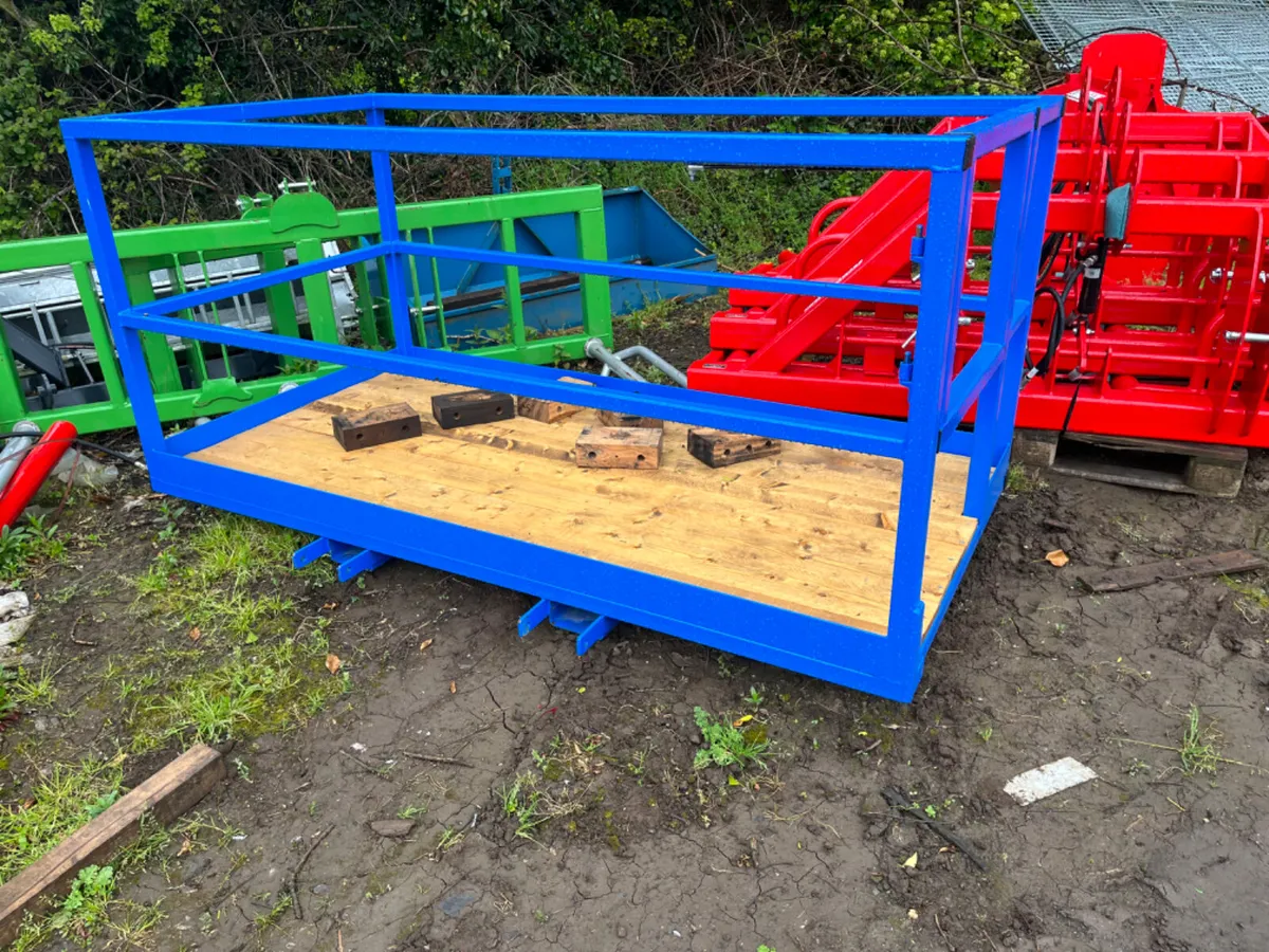 New galvanised and painted  Safety cage - Image 2