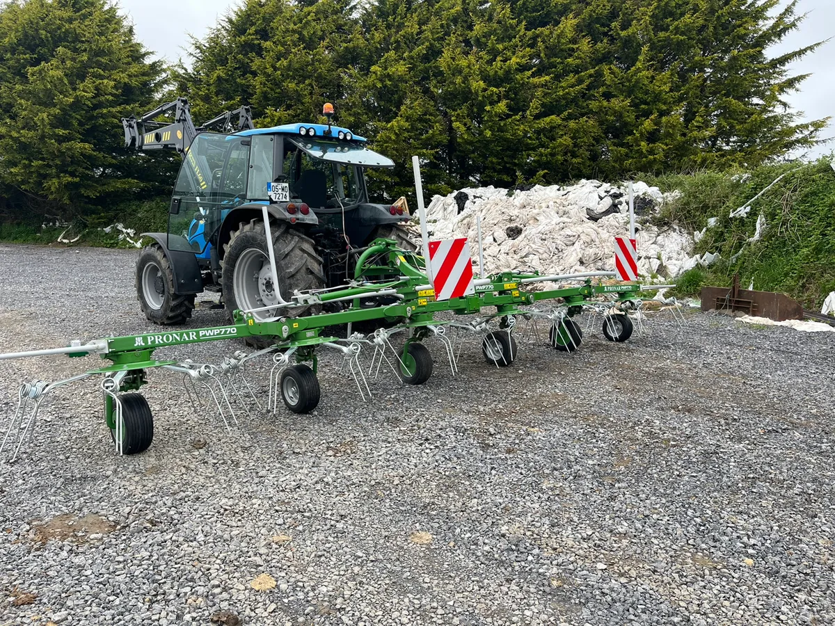 New Pronar 6 rotor Tedder - Image 3