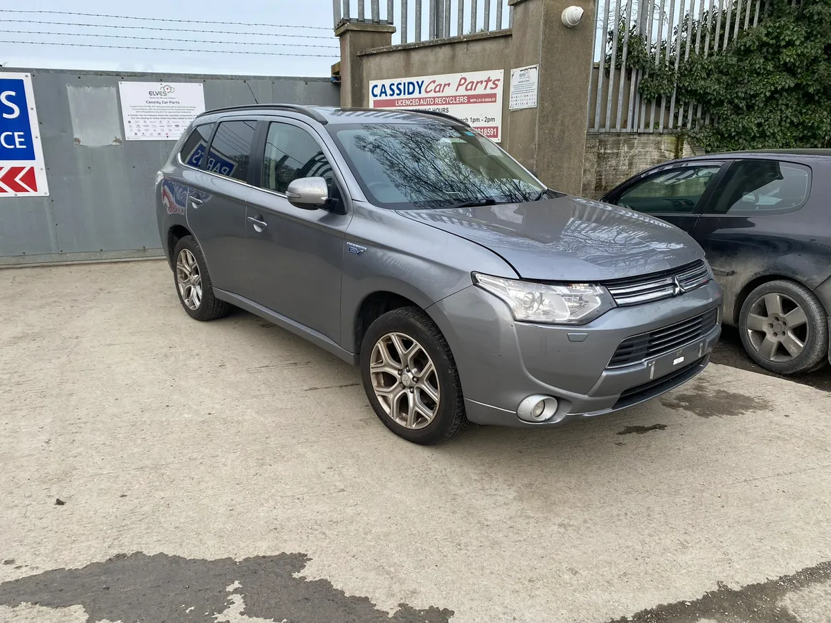 For Parts 2014 Mitsubishi Outlander  hybrid - Image 3