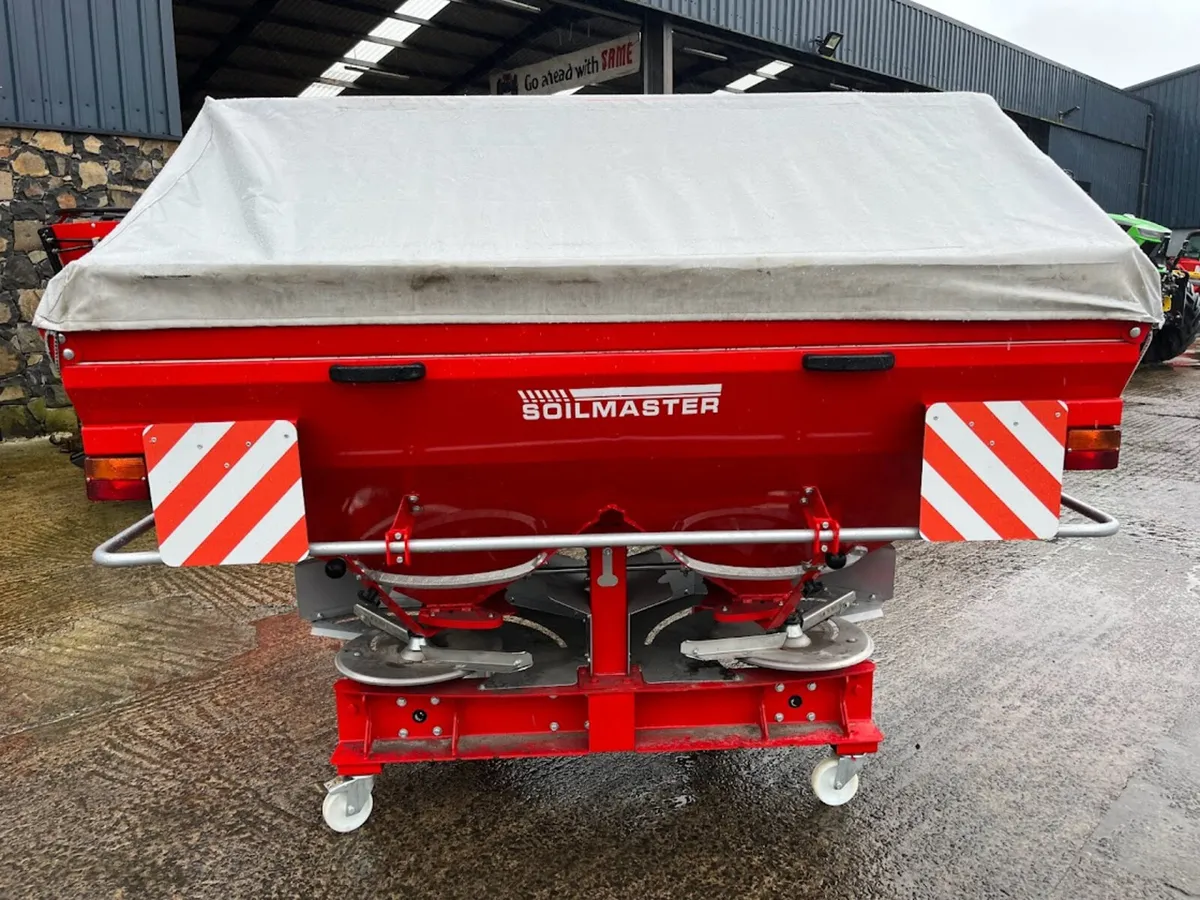 New Soilmaster Fertiliser Sower - Image 4