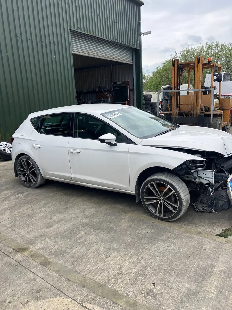 2019 seat Leon parts breaking - Image 2