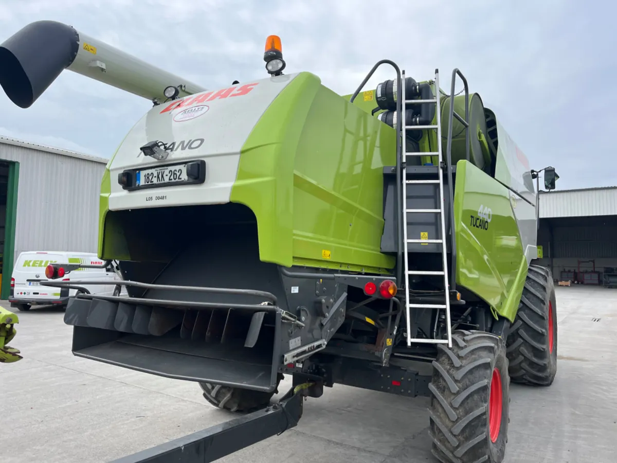 Claas Tucano 440 - Image 4