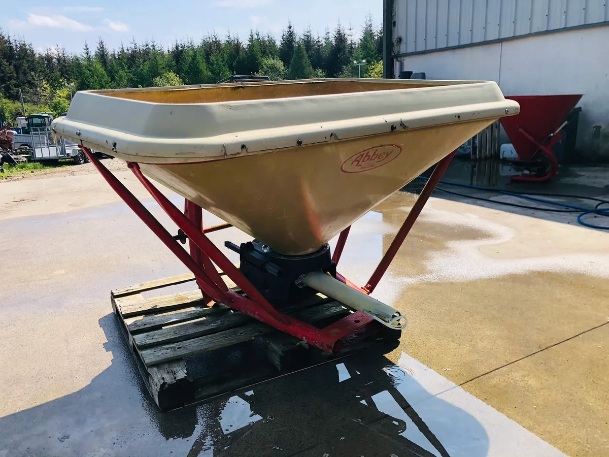 Abbey Fertiliser Spreader - Image 1