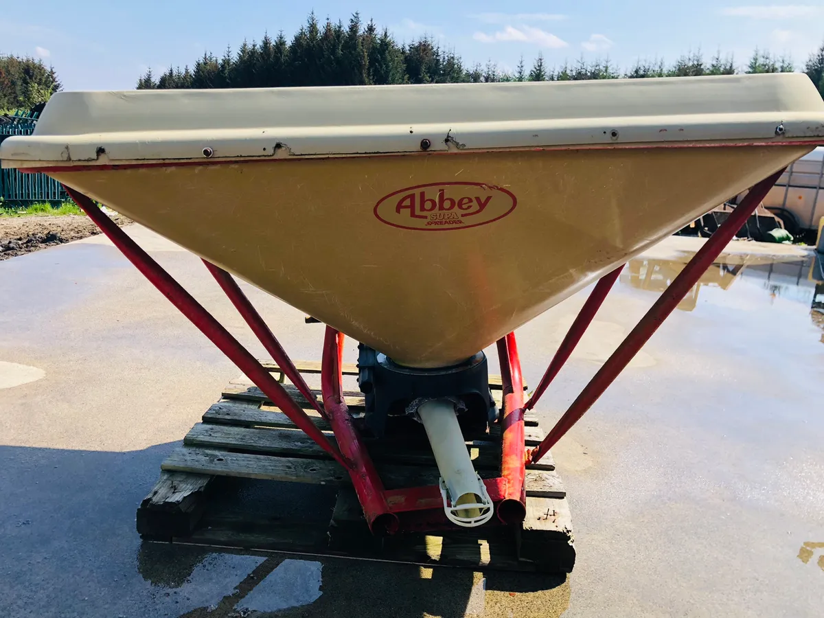 Abbey Fertiliser Spreader - Image 2