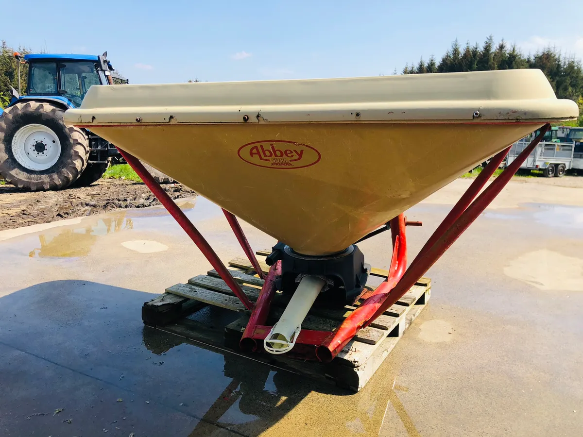 Abbey Fertiliser Spreader - Image 3