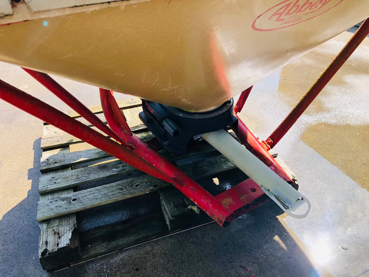 Abbey Fertiliser Spreader - Image 4