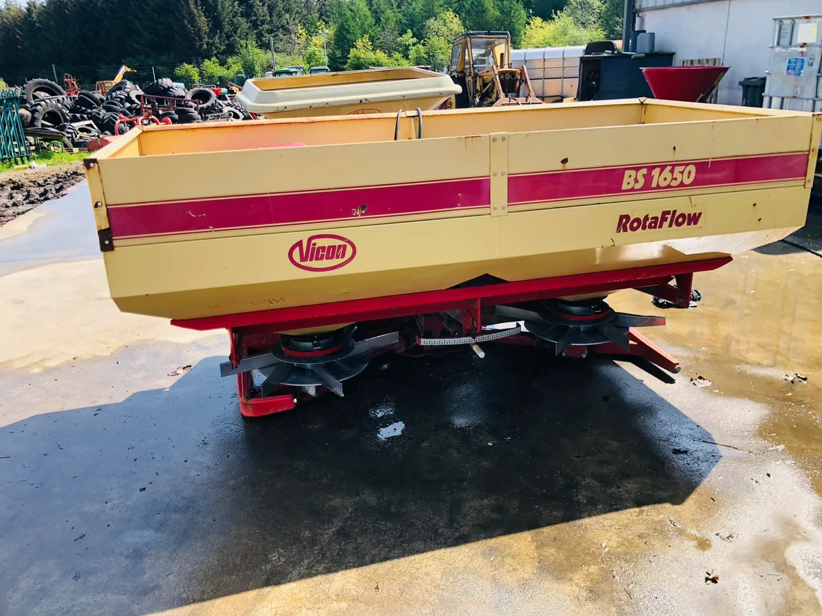 Vicon Fertiliser Spreader - Image 1