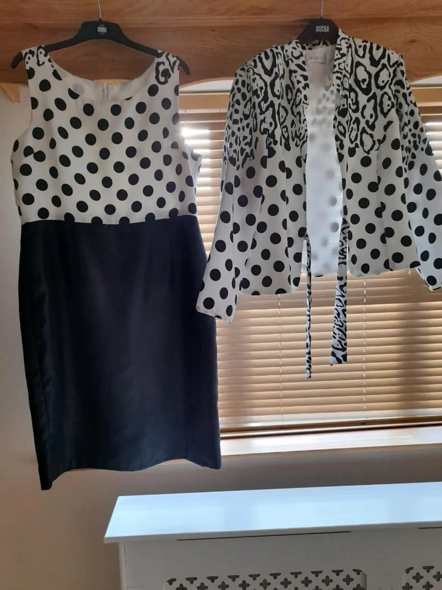 Ladies suit - Image 2