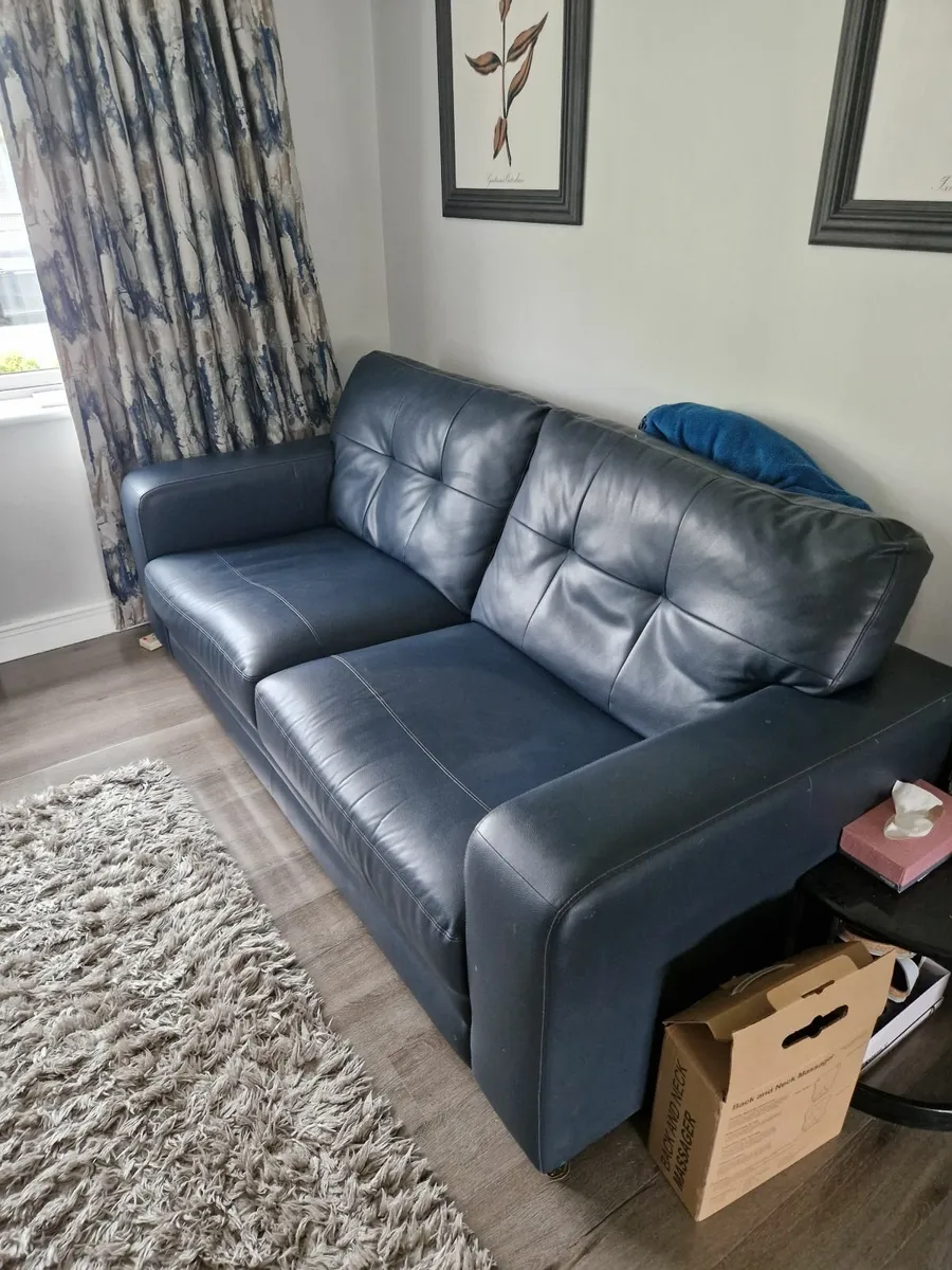 Leather couch - Image 3