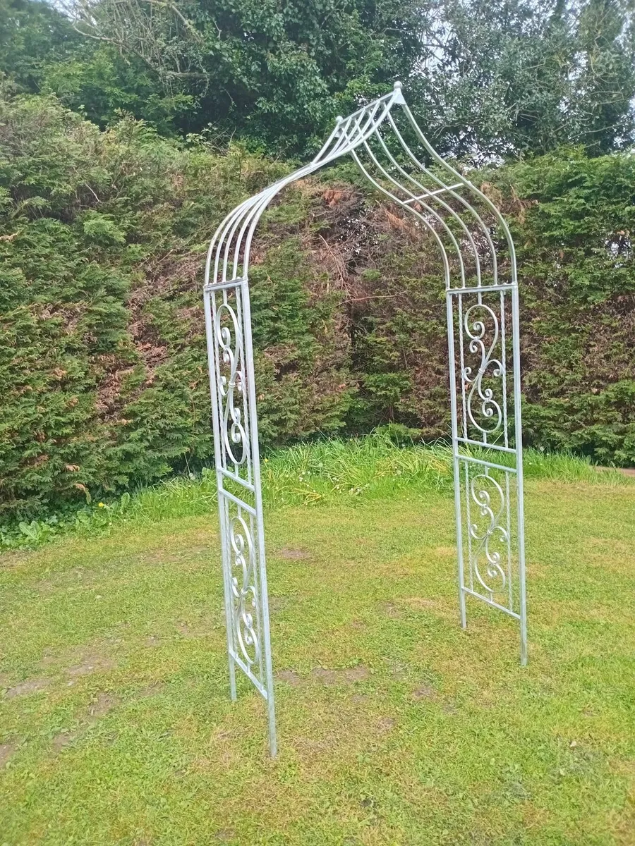 Garden Arches - Image 2