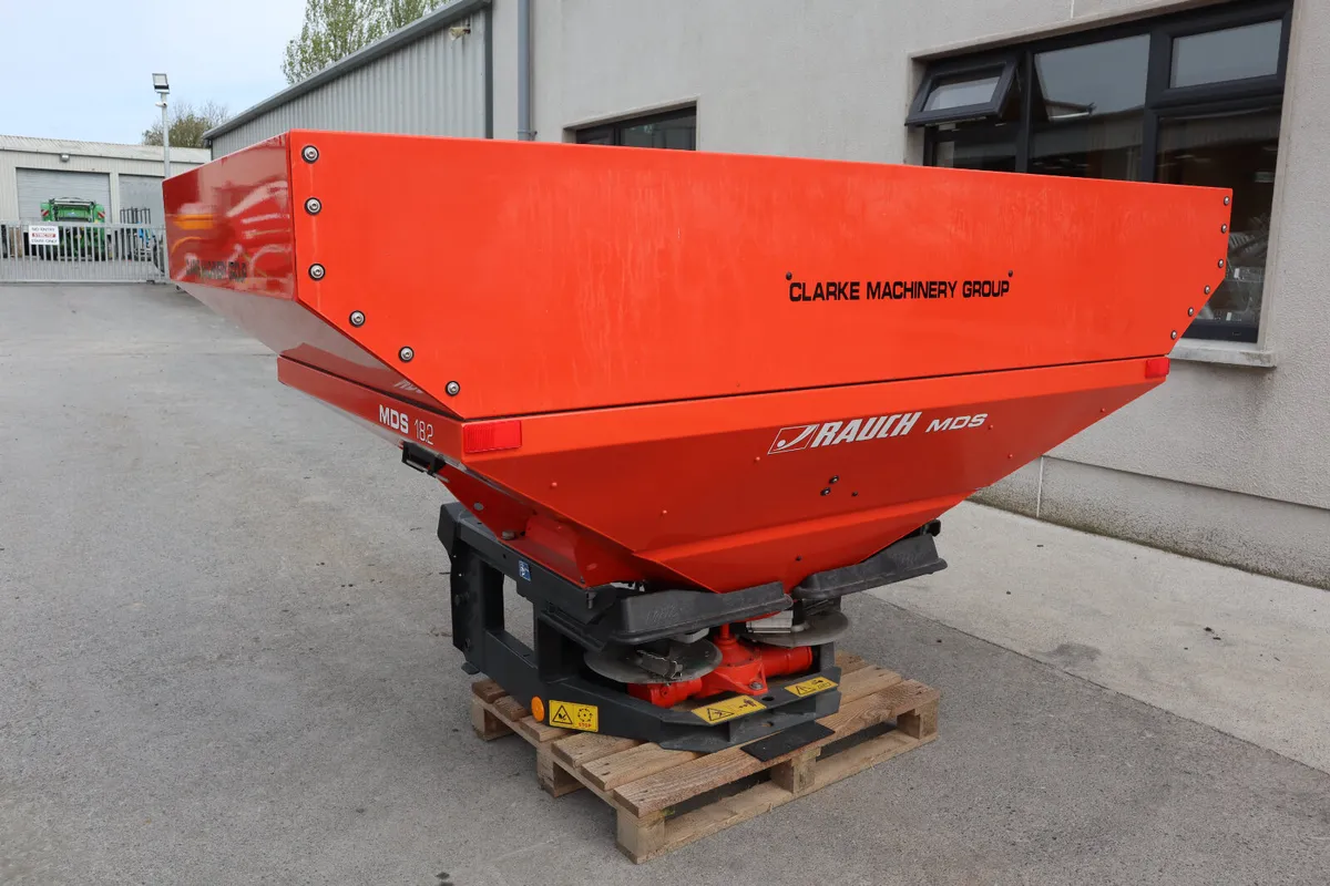 Rauch MDS 18.2D Fertiliser Spreader - Image 1