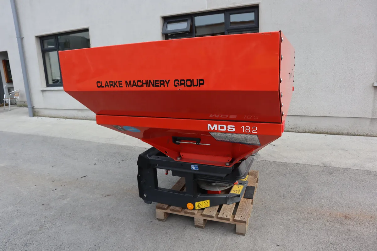 Rauch MDS 18.2D Fertiliser Spreader - Image 2