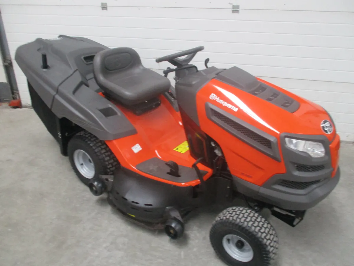 Husqvarna tractor mower - Image 1