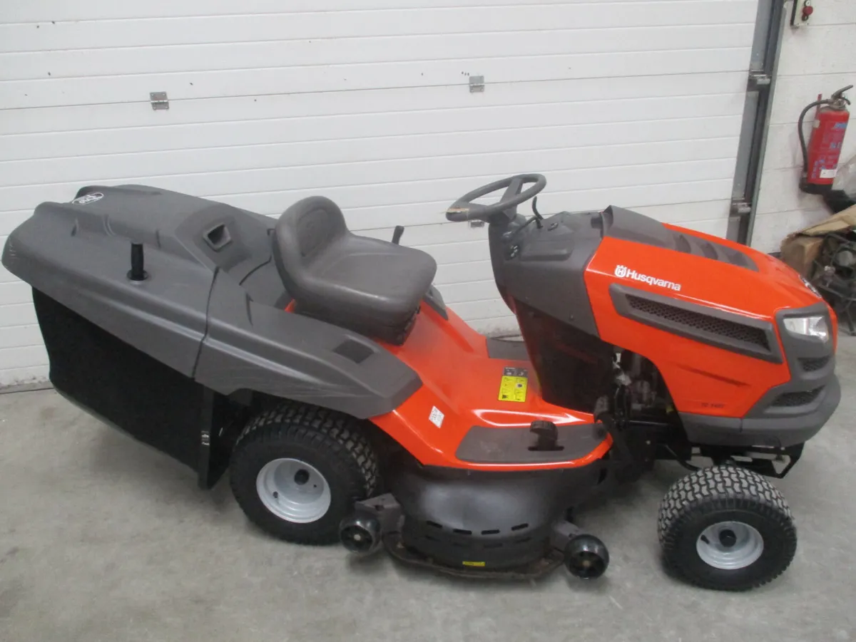 Husqvarna tractor mower - Image 2