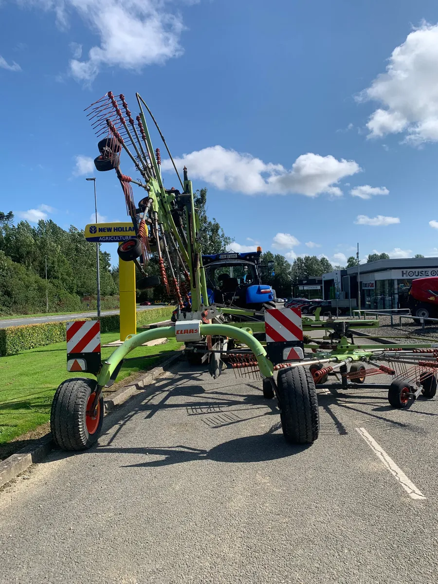 Claas Liner 2900 Twin Rotor Rake - Image 2