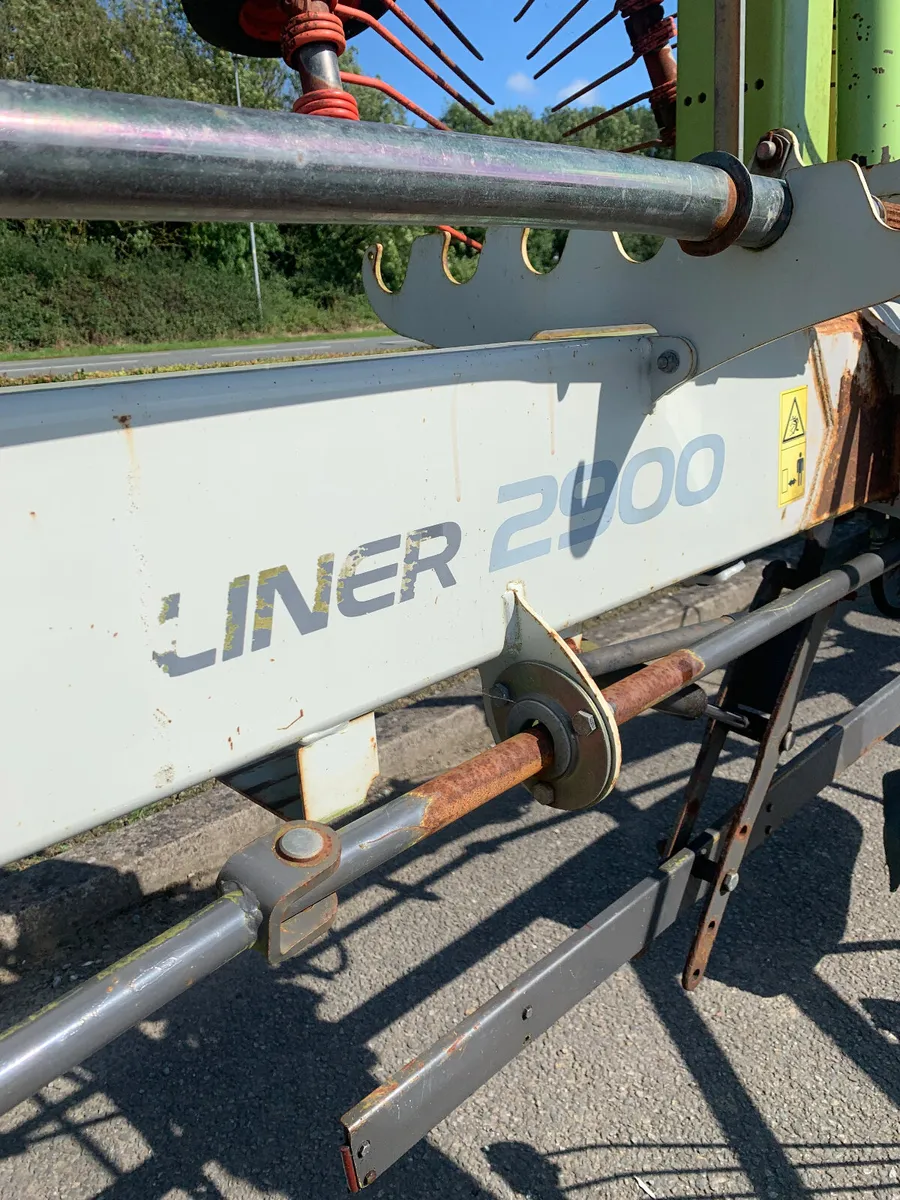 Claas Liner 2900 Twin Rotor Rake - Image 3