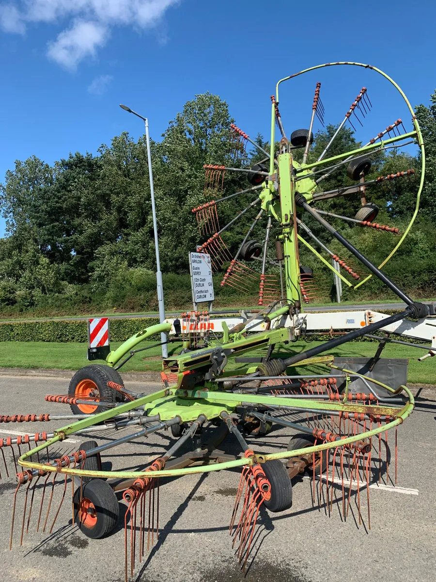 Claas Liner 2900 Twin Rotor Rake - Image 1