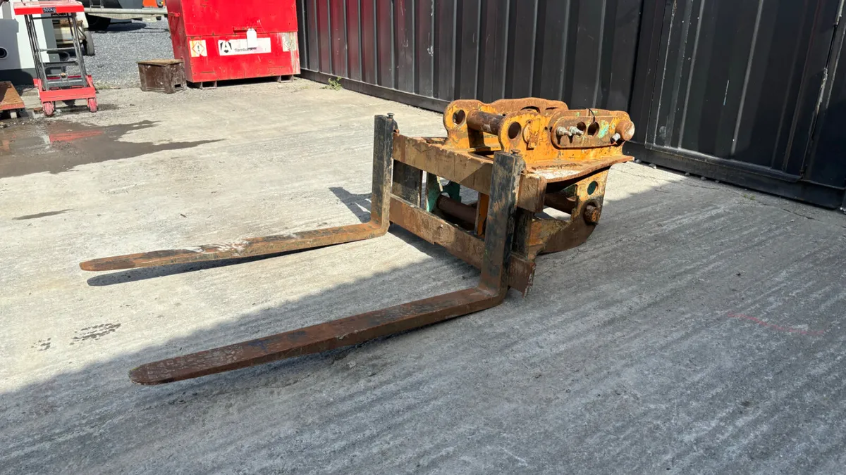 Pallet Forks suit 65mm or 80mm Pins - Image 1