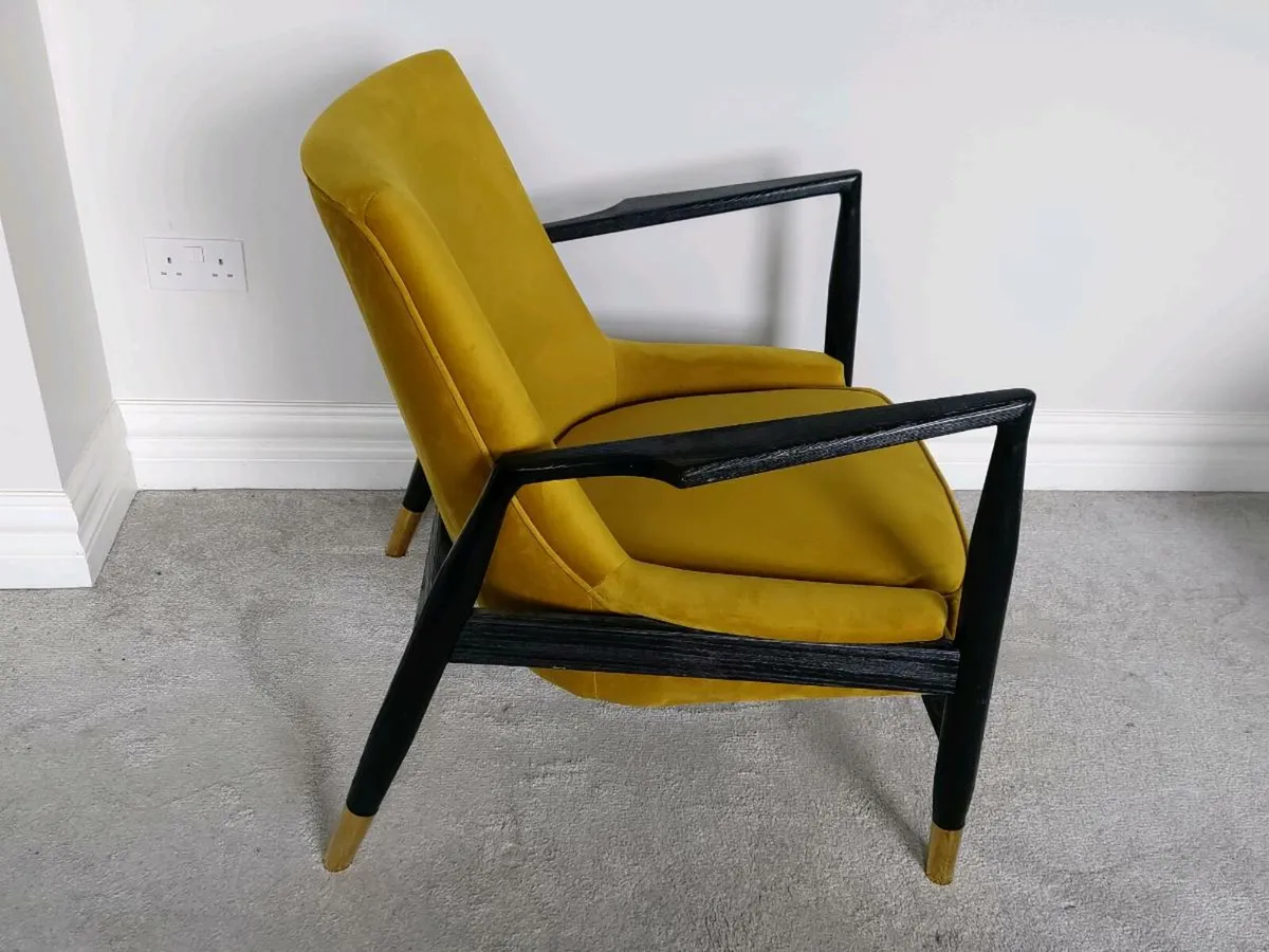 Stylish Mustard Yellow Accent Chair – Modern & Co - Image 4
