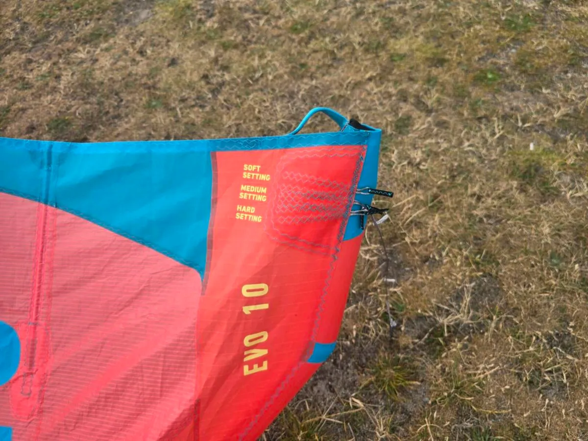 Kitesurfing kite Duotone Evo 10m - Image 2