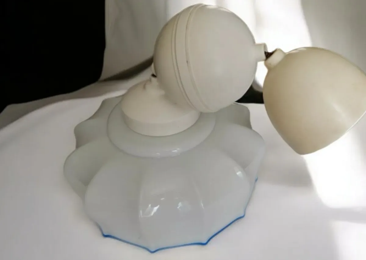 1930s glass ceiling light - Image 3