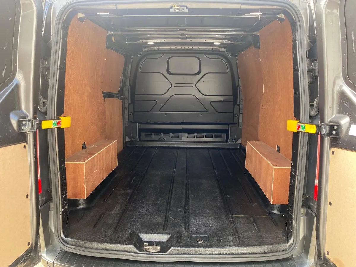 2021 Ford Transit Custom Limited Sport 2.0 EBL - Image 4