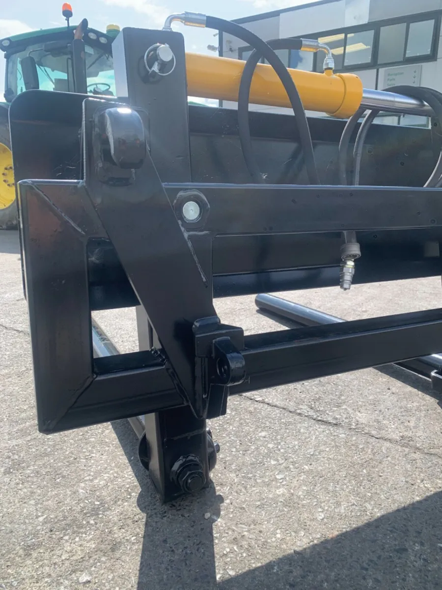 Rossmore Front Hydraulic Bale Handler - Image 3