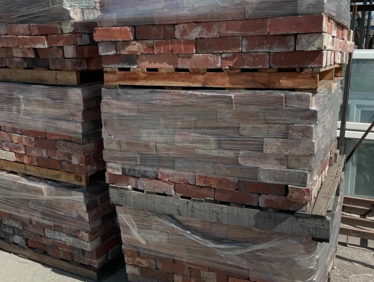 Red bricks deep red color - Image 4