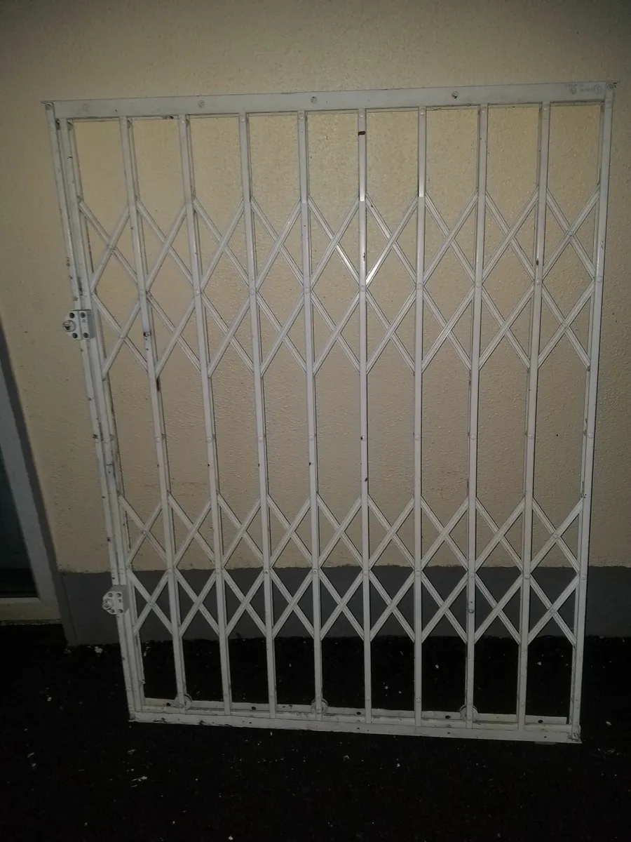 house home  van security window grills 2 locks - Image 1