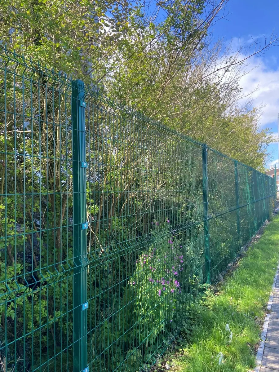 3D Panel Fencing  STORM PROOF   Green + Antharcite - Image 1