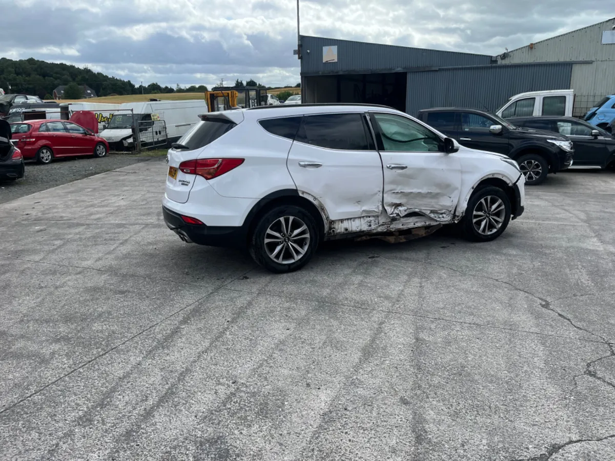2015 Hyundai SANTA-FE 2.2  4X4   7 seater - Image 4