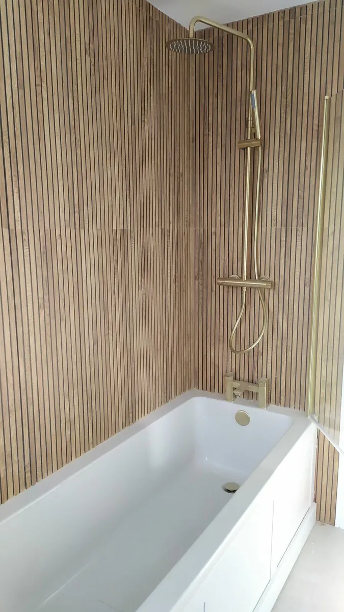 Tiler and floor panel installer - Image 3