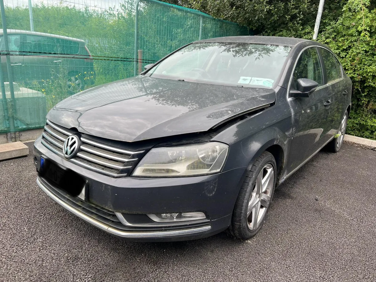 2012 VW Passat Breaking ONLY - Image 1