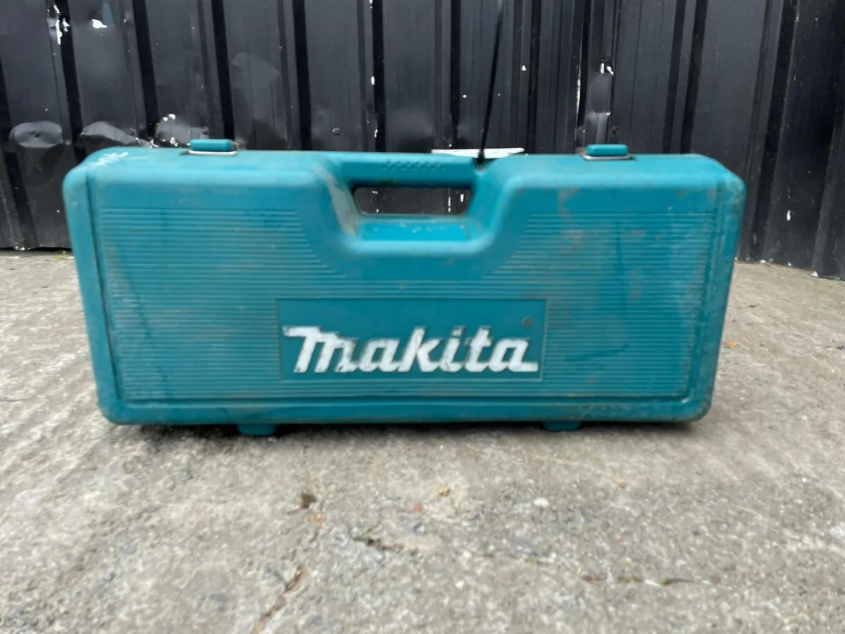 Selection of Makita Angle Grinder - Image 2