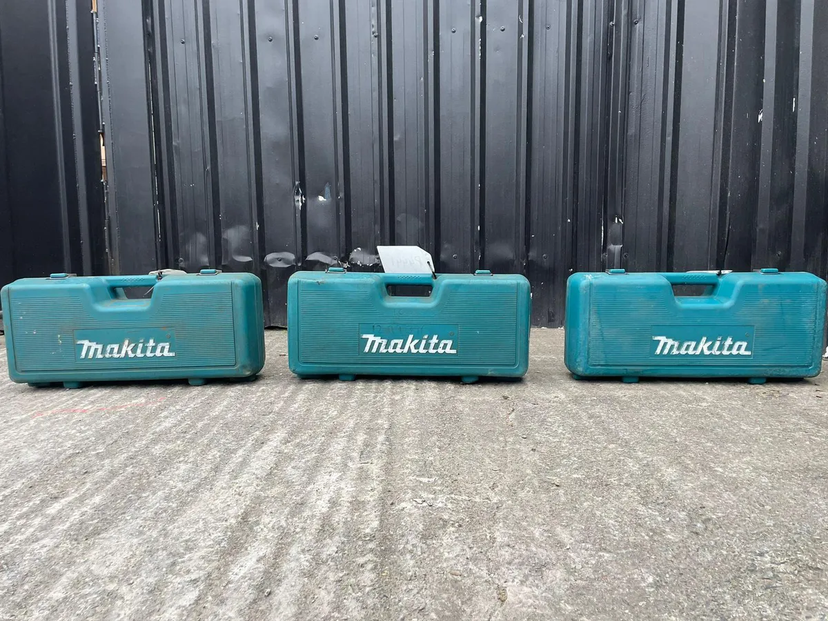 Selection of Makita Angle Grinder - Image 4