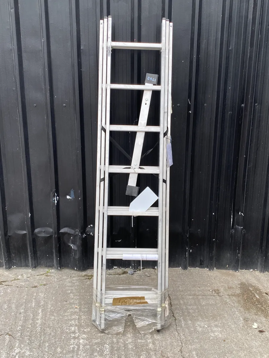 LYTE Step Ladder - Image 2