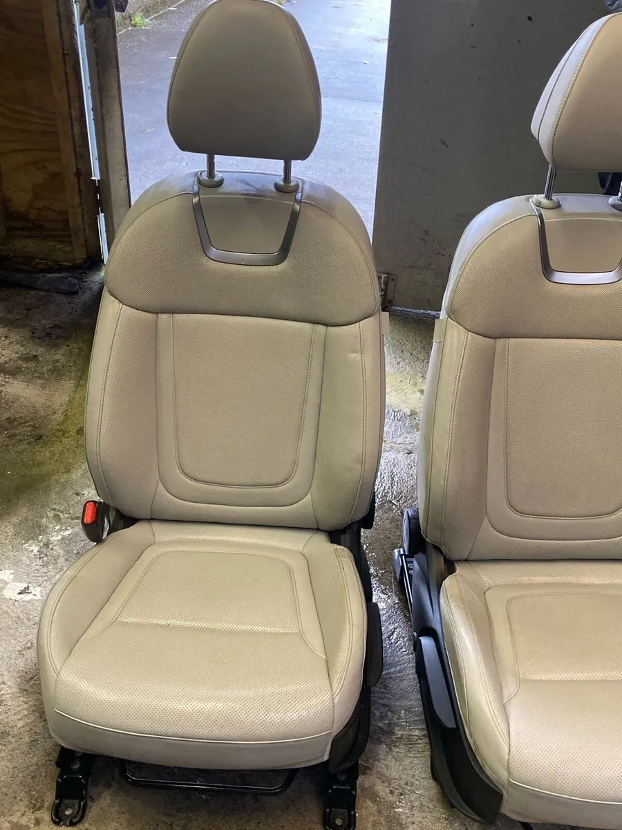 Hyundai Tucson  cream leather - Image 1