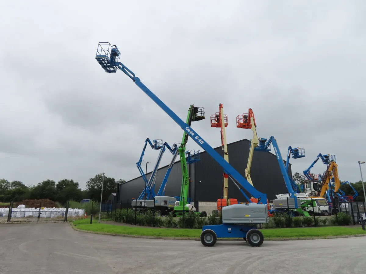 Genie S45 Boom Lift Access Platform - Image 2