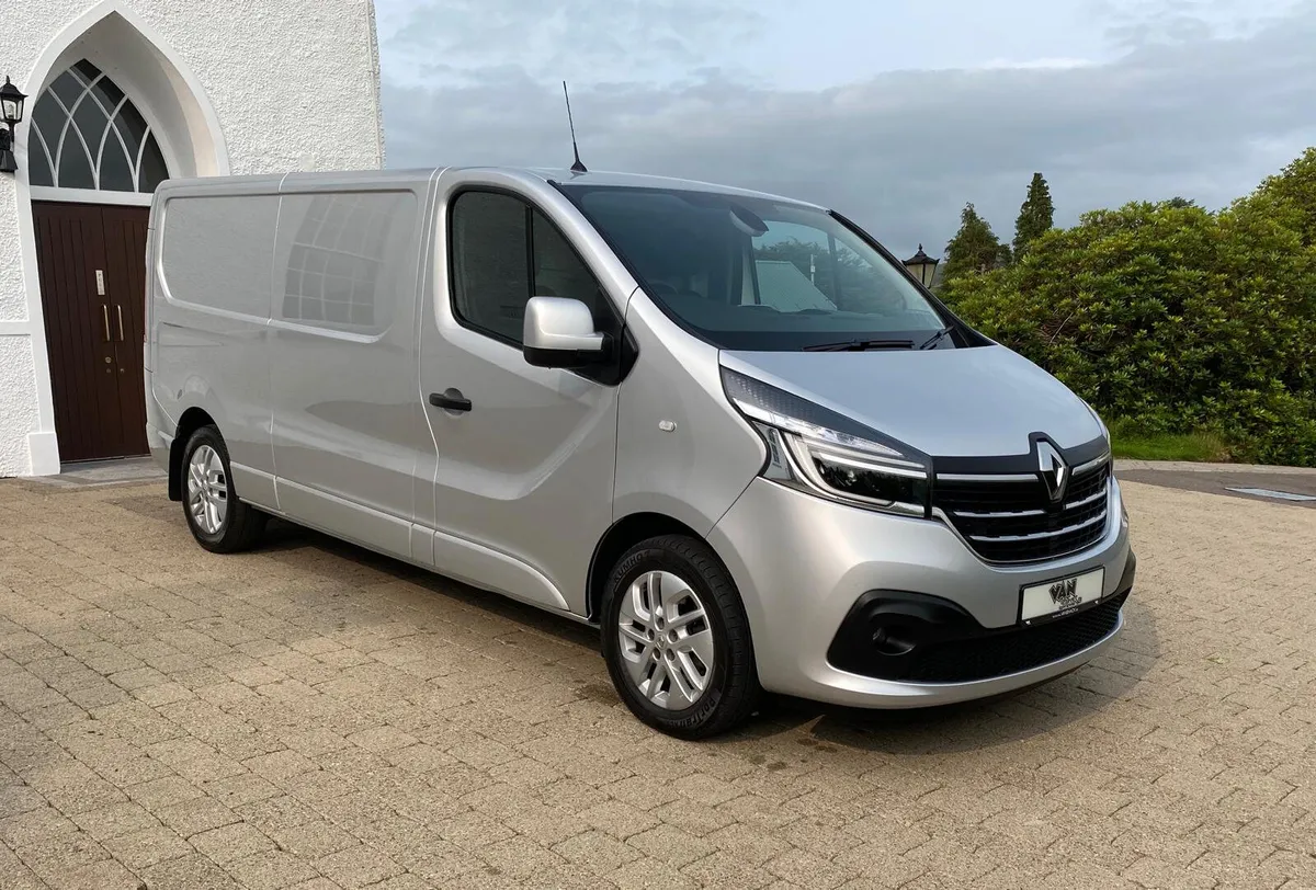 2021 (212 Reg) Renault Trafic Sport 150bhp Auto - Image 1