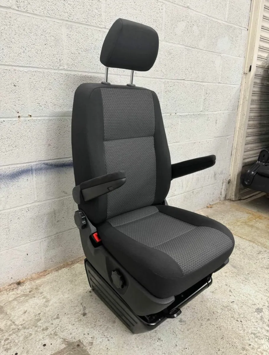 VW Transporter T6  Front Passenger Captains Seat - Image 2